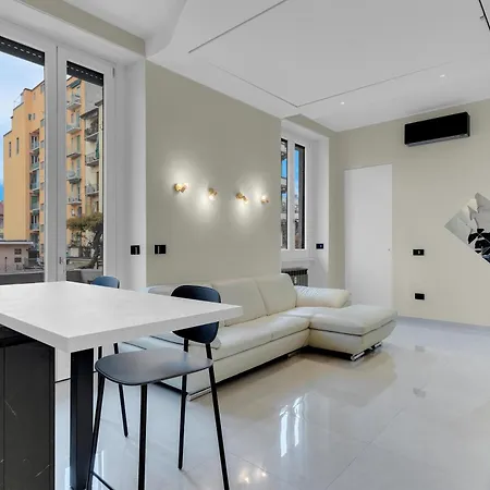 Is In The Air - Suspended Bed & Bath Hub Milán