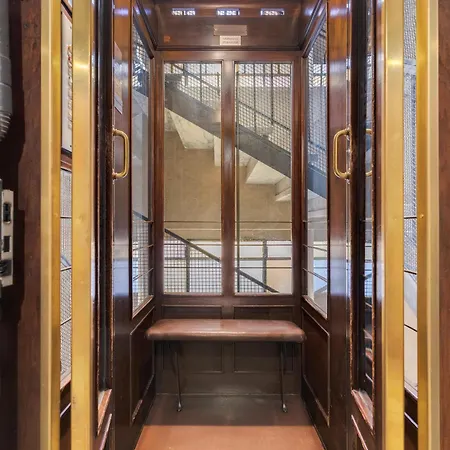 Apartmán Is In The Air - Suspended Bed & Bath Hub