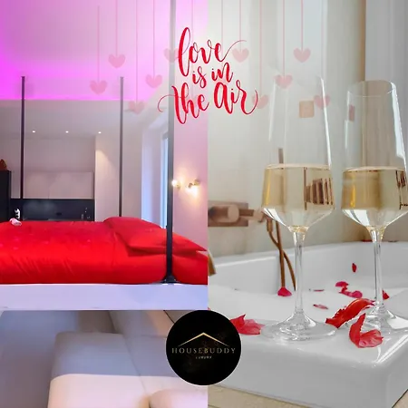 Appartamento Is In The Air - Suspended Bed & Bath Hub *